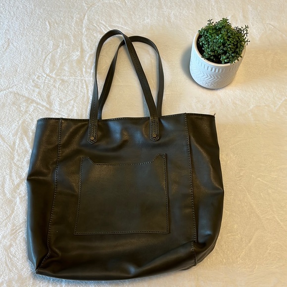 Tote - Picture 1 of 3